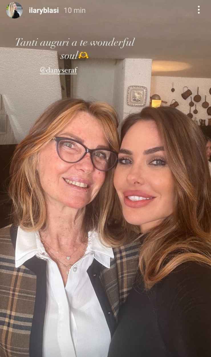 Ilary Blasi mamma foto virale 